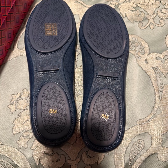 NWT Tory Burch Women's Navy Ballet Flats - Picture 3 of 5